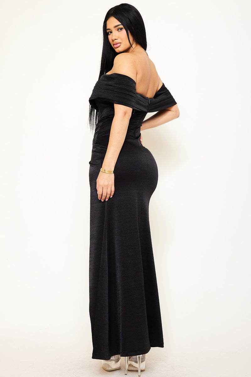 METALLIC PLEATED OFF THE SHOULDER MAXI DRESS