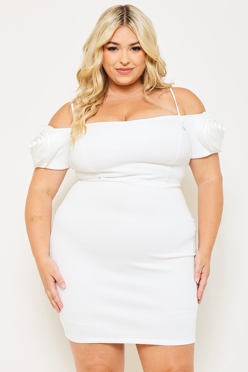 FLOWER OBLIQUE ON SLEEVE PLUS SIZE MINI DRESS