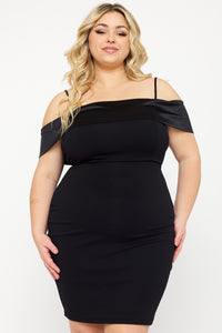 CONTRAST FABRIC OPEN SHOULDER PLUS SIZE MINI DRESS
