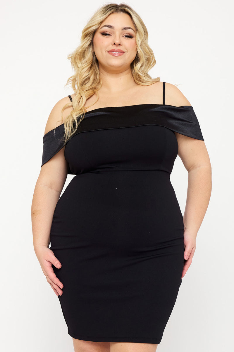 CONTRAST FABRIC OPEN SHOULDER PLUS SIZE MINI DRESS